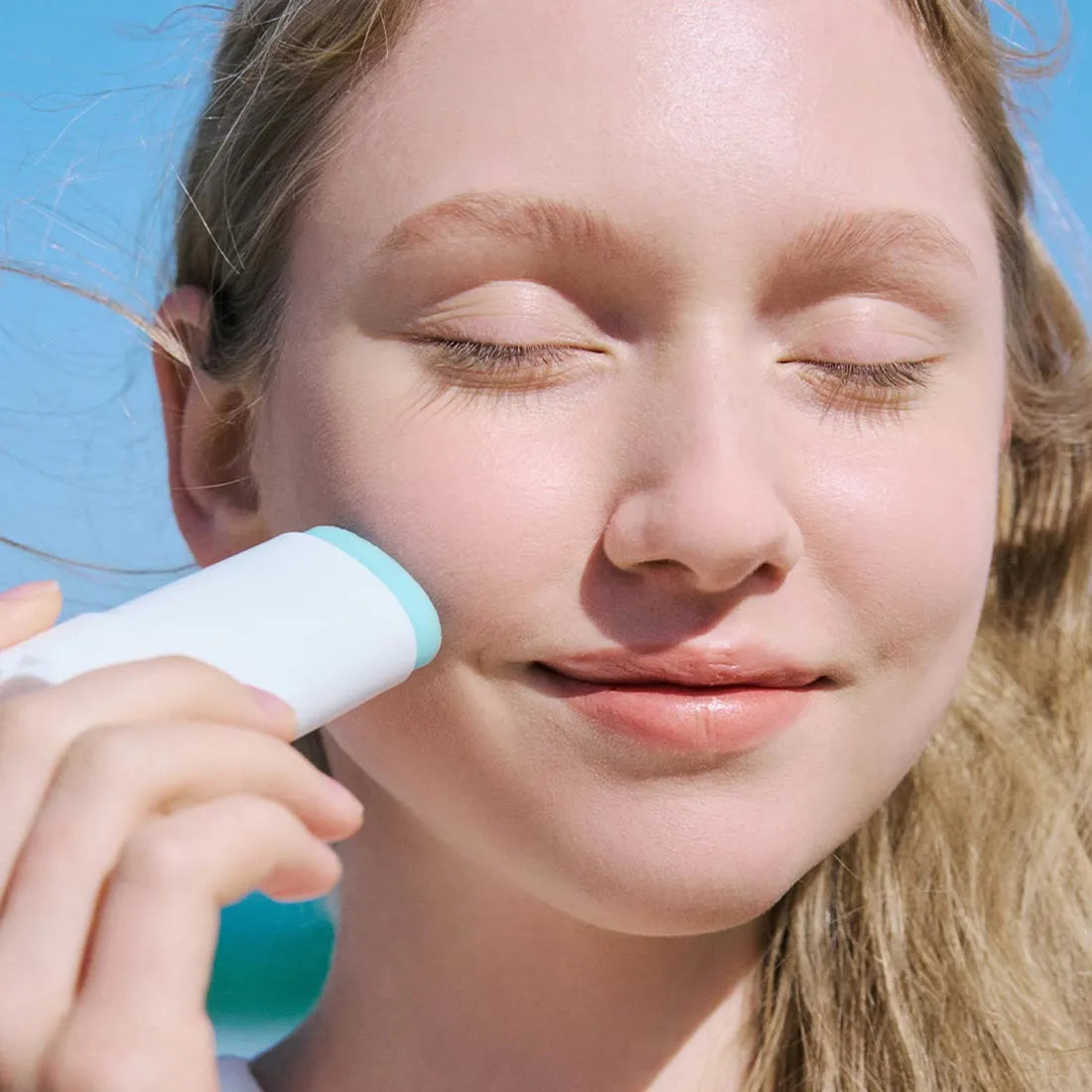 SKIN 1004 - Protector Solar en Barra Madagascar Centella Hyalu-Cica Silky-Fit Sun Stick