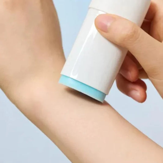 SKIN 1004 - Protector Solar en Barra Madagascar Centella Hyalu-Cica Silky-Fit Sun Stick